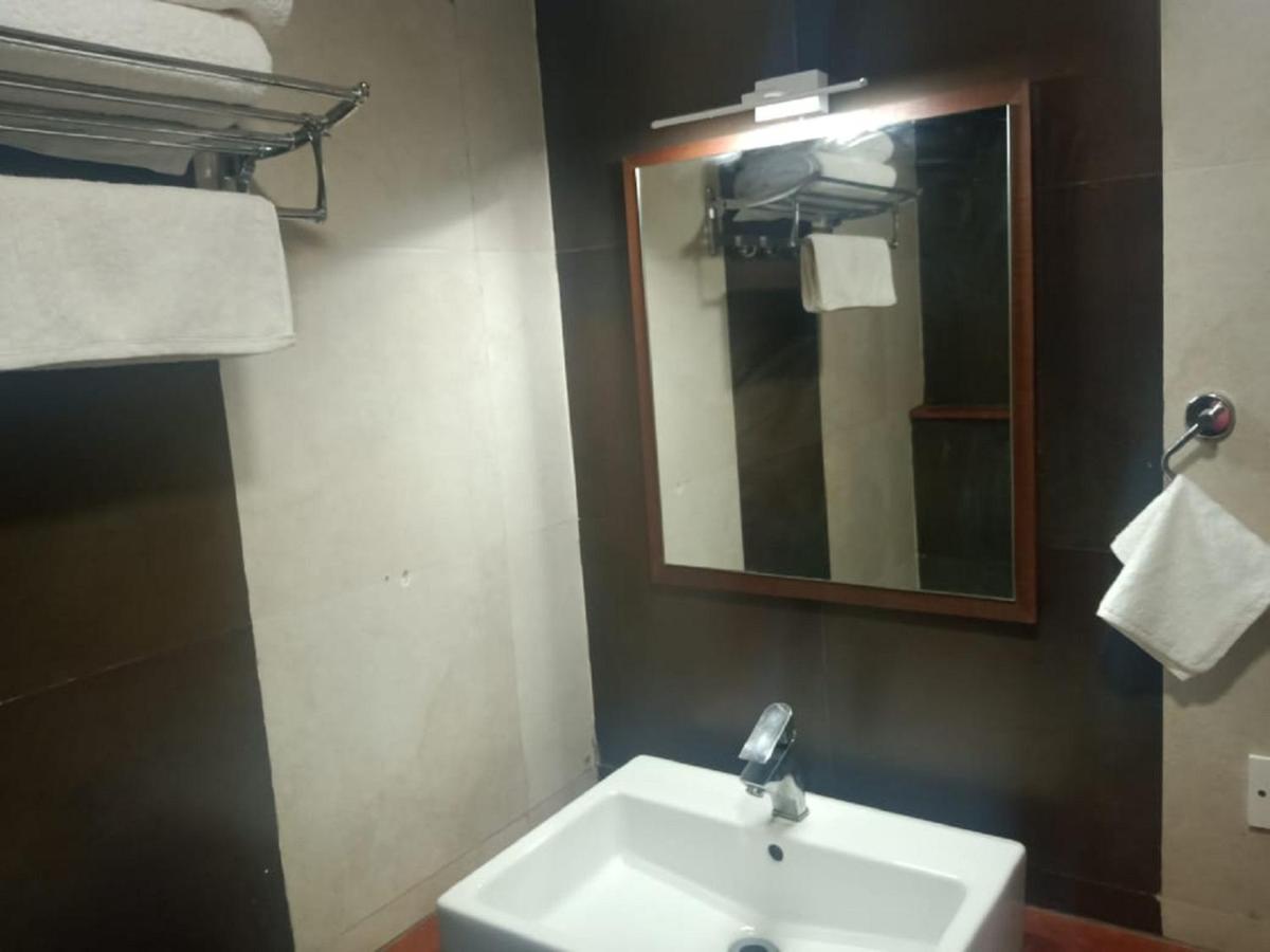 Hotel Malayalee Club Chennai Exterior foto